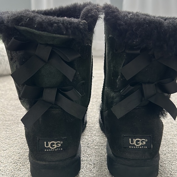 UGG boots - Picture 2 of 3